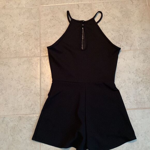 Windsor Size Medium spaghetti strap romper with embroidery/lace detail - Picture 10 of 14